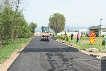 Leskovac: U prvoj polovini 2018. biće uređeno oko 15 km kolovoza