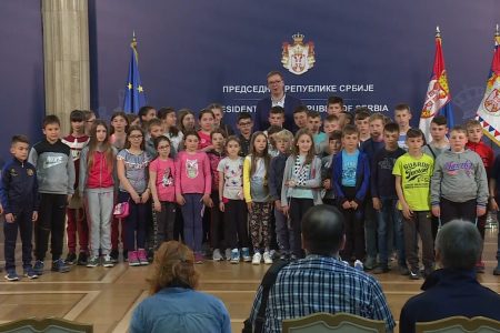 Predsednik Srbije primio decu sa Kosova