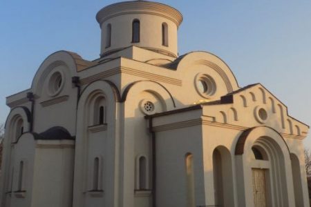 Vladika  niški Arsenije u nedelju na liturgiji u Bojniku