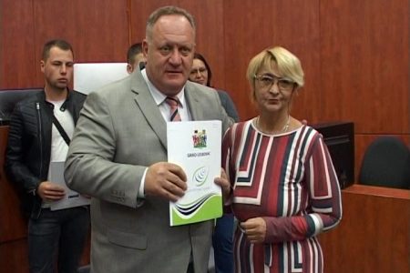 U Leskovcu podeljeni ugovori za samozapošljavanje