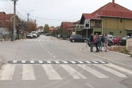 Bezbedniji učenici kod Osnovne škole ,,Trajko Stamenković“  i Trgovinsko ugostiteljske škole