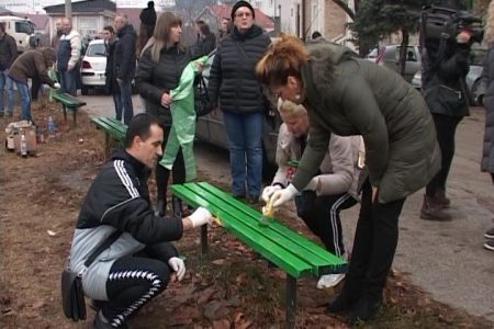 Uređena javna površina kod zgrade Tri šešira