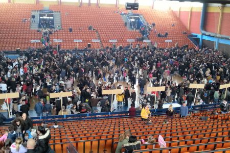 Leskovačkim mališanima podeljeno oko 5000 novogodišnjih paketića