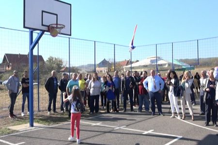 Završeni radovi na  izgradnji terena za male sportove u Maloj Grabovnici