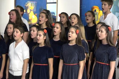 Gradski dečji hor ,,Zvezdice” oduševio  sugrađane