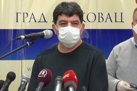 JEDAN DEO FIZIJATRIJE U LESKOVAČKOJ OPŠTOJ BOLNICI SLUŽIĆE KAO TRIJAŽNI CENTAR ZA OSOBE SA FEBRILNIM STANJEM