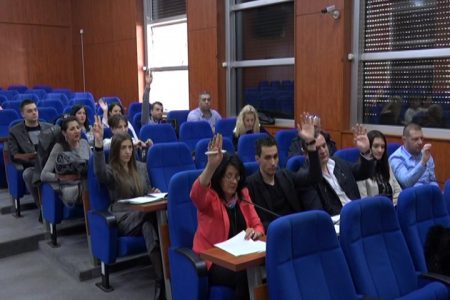 GRADSKA IZBORNA KOMISIJA NA DANAŠNJOJ SEDNICI  POTVRDILA JE LISTU JEDINSTVENA SRBIJA DRAGAN MARKOVIĆ PALMA I USVOJILA ROKOVNIK IZBORNIH RADNJI