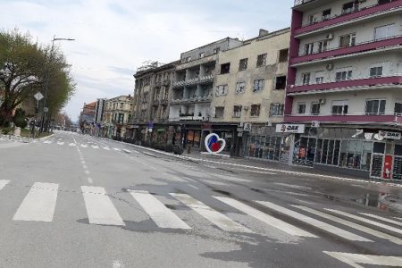 U PETAK SUZBIJANJE LARVI KOMARACA U LESKOVCU