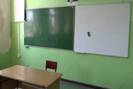 OD SUTRA UČENICI MOGU NOSITI VIZIRE UMESTO MASKI
