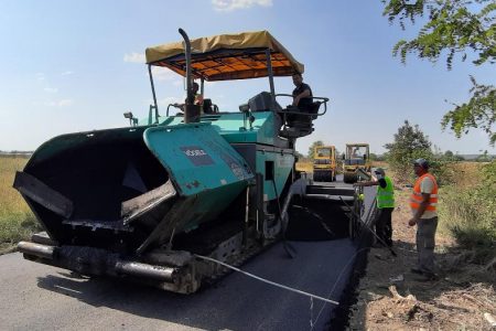 RADOVI NA REHABILITACIJI PUTA LESKOVAC-DONJE STOPANJE U ZAVRŠNOJ FAZI