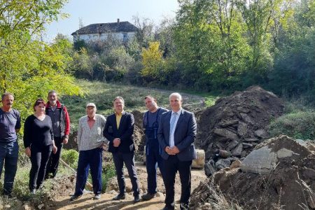 U MAHALI KAJLASI U GORNJEM BRESTOVCU DANAS POČELA IZGRADNJA MOSTA PREKO VUJANOVSKE REKE