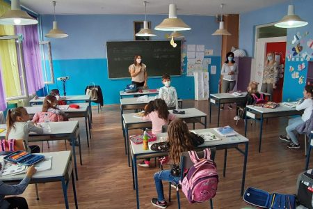 POKLON VAUČERIMA PRVACIMA U BOJNIKU POČELO OBELEŽAVANJE DANA OPŠTINE 7. OKTOBRA