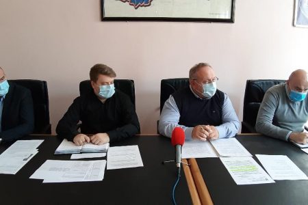POŠTOVANJE MERA OČUVAĆE ZDRAVLJE LJUDI REČENO DANAS NA SASTANKU U JABLANIČKOM OKRUGU