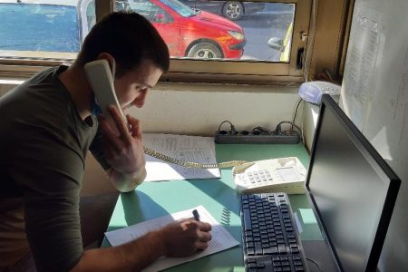 U DOMU KULTURE U BOJNIKU OTVOREN KOL CENTAR ZA PRIJAVLJIVANJE STARIJIH OSOBA ZA VAKCINACIJU