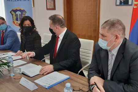 MINISTARKA MARIJA OBRADOVIĆ U POSETI MEDVEĐI