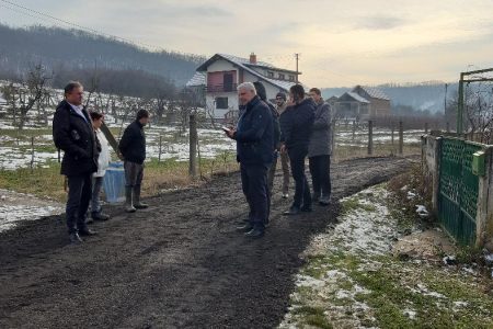 POČELA SANACIJA PUTA OD ĐINĐUŠE PREMA NOVOJ TOPOLI U OPŠTINI BOJNIK