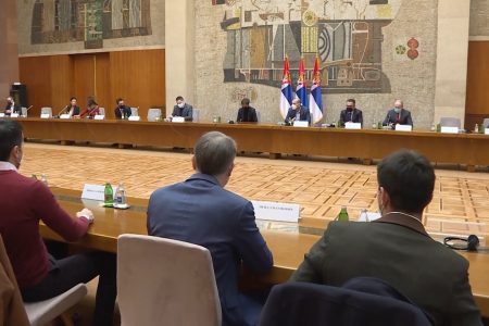 ZA VIKEND SE SVE ZATVARA OSIM OBJEKATA ZA PREHRANU, APOTEKA I BENZINSKIH PUMPI