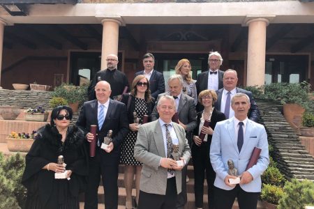 GRADONAČELNIKU GORANU CVETANOVIĆU URUČENO NACIONALNO PRIZNANJE KAPETAN MIŠA ANASTASIJEVIĆ