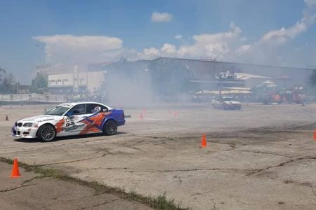 ODRŽAN ŠAMPIONAT U DRIFT TRKAMA U LESKOVCU