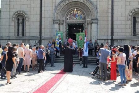 ODRŽANA SVEČANA LITURGIJA I LITIJA POVODOM GRADSKE SLAVE