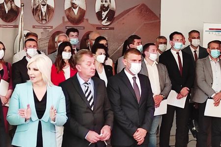 URUČENO 67 UGOVORA ZA POVEĆANJE ENERGETSKE EFIKASNOSTI NA LOKALU, UGOVOR URUČEN I OPŠTINI BOJNIK