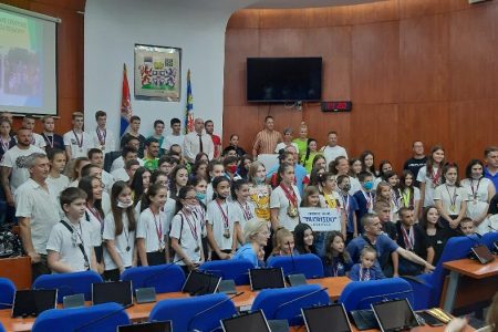 GRADONAČELNIK LESKOVCA GORAN CVETANOVIĆ PRIREDIO JE DANAS VIDOVDANSKI PRIJEM ZA SPORTISTE