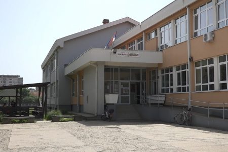 PREVAZILAŽENJE PROBLEMA TEHNOLOŠKIH VIŠKOVA U OBRAZOVANJU REŠAVAĆE SE U SVAKOJ ŠKOLI PONAOSOB
