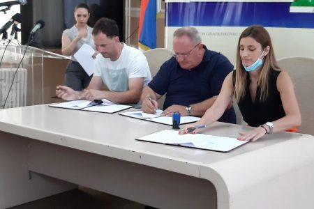 U LESKOVCU PRIVEDEN KRAJU PROJEKAT ZAMENE STAROG OSVETLJENJA NOVOM LED RASVETOM
