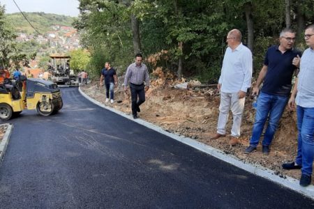 U LEBANU SE IZVODE RADOVI NA ASFALTIRANJU ZMAJEVE I ĐURĐEVDANSKE ULICE