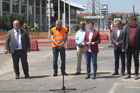IZVOĐAČ RADOVA NA GRADSKOM TRGU U LESKOVCU BIĆE POZVAN NA ODGOVORNOST, IZJAVILA PREMIJERKA ANA BRNABIĆ