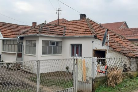 HUMANITARNA ORGANIZACIJA „DECA SU DAR OD BOGA“ PODARILA PORODICI STOLIĆ U GORNJEM STOPANJU NOV I TOPAO DOM