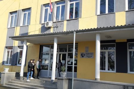 NA LESKOVAČKOJ VISOKOJ TEHNOLOŠKO UMETNIČKOJ ŠKOLI STRUKOVNIH STUDIJA I PORED ON LINE NASTAVE STUDENTI STIČU KVALITETNO OBRAZOVANJE