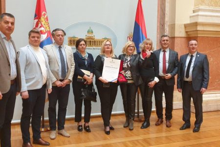 NAČELNIKU JABLANIČKOG UPRAVNOG OKRUGA URUČENA ZAHVALNICA VLADE SRBIJE
