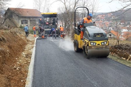 U LEBANU POČELI RADOVI NA ASFALTIRANJU ULICE SVETOG NIKOLE