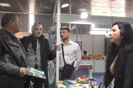 PREDSEDNIK NENADOVIĆ NA SAJMU TURIZMA POSETIO ŠTAND TURISTIČKE ORGANIZCIJE BOJNIK