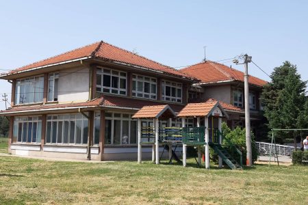 ŠKOLA ZA OSNOVNO I SREDNJE OBRAZOVANJE „11 OKTOBAR“ U LESKOVCU OČEKUJE UBRZO REKONSTRUKCIJU SVOJE ZGRADE