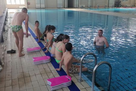 U LESKOVCU ORGANIZOVANA OBUKA ZA DECU NEPLIVAČE