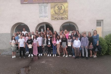 U PEČENJEVCU ODRŽANO TAKMIČENJE RECITATORA DUHOVNE POEZIJE „JEFIMIJA“