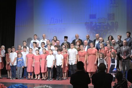 ODRŽANA SVEČANA SEDNICA NA KOJOJ SU URUČENE OKTOBARSKE NAGRADE