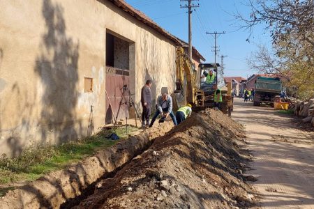 RADOVI NA IZGRADNJI VODOVODNE MREŽE U SVIRCU