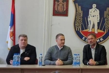 NEBOJŠA STEFANOVIĆ POSETIO OO SNS BOJNIK