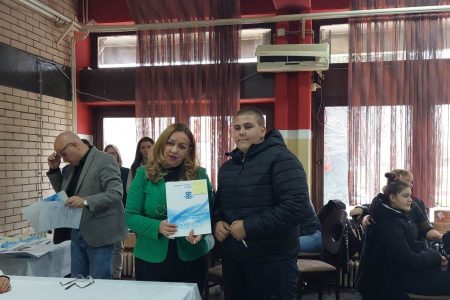 U TRGOVINSKO-UGOSTITELJSKOJ ŠKOLI PODELJENI UGOVORI ZA DUALNO OBRAZOVANJE