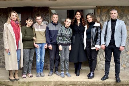 POMOĆ ČETVOROČLANOJ PORODICI STOJANOVIĆ IZ SELA ORAŠAC