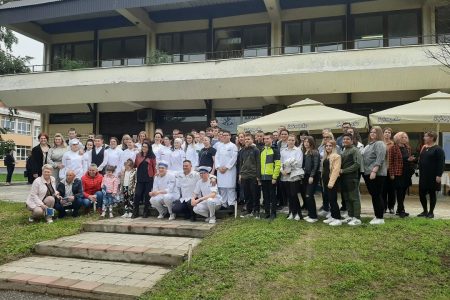 DAN PORODICE OBELEŽEN DANAS I U TRGOVINSKO UGOSTITELJSKOJ ŠKOLI U LESKOVCU