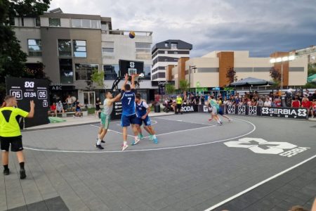NA GRADSKOM TRGU ODIGRAN TURNIR U BASKETU 3X3