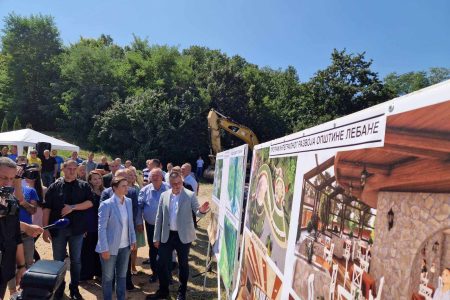 PREMIJERKA BRNABIĆ I MINISTAR VESIĆ OBIŠLI CARIČIN GRAD