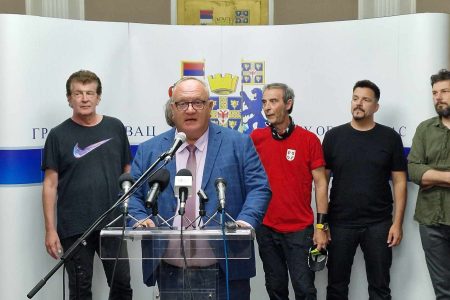GRADONAČELNIK PRIREDIO SINOĆ PRIJEM ZA BAJAGU I INSTRUKTORE