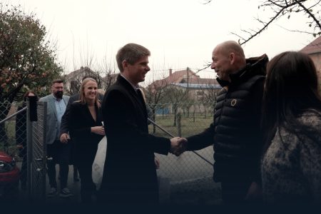GUJON I NIKOLIĆ POSETILI VIŠEČLANU PORODICU DOBRIĆ