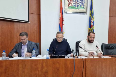 GRADSKA IZBORNA KOMISIJA U LESKOVCU PREZENTOVALA ZBIRNI REZULTAT PARLAMENTARNIH I UKUPAN REZULTAT LOKALNIH IZBORA