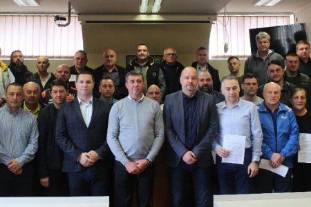 URUČENI UGOVORI ZA FINANSIRANJE REDOVNIH PROGRAMA U SPORTU – ZA 33 KLUBA 45 MILIONA DINARA